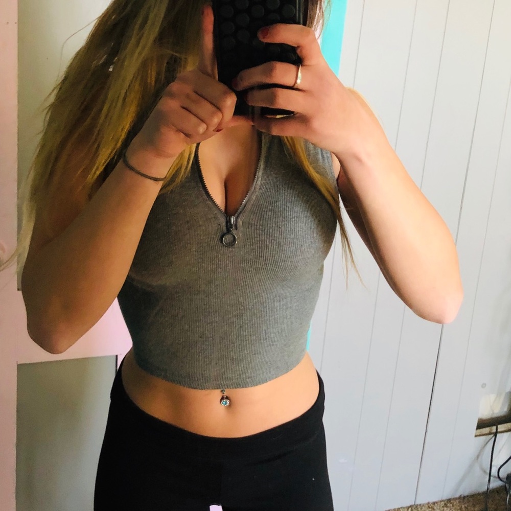 Womans crop-top